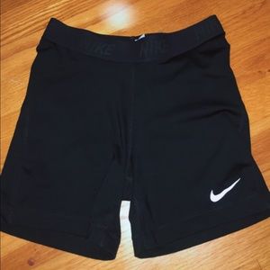 ALL BLACK NIKE PROS